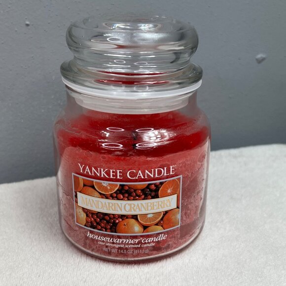 Yankee Candle Mandarin Cranberry Housewarmer Jar Candle .75 Full 14.5 oz Red - Picture 1 of 7